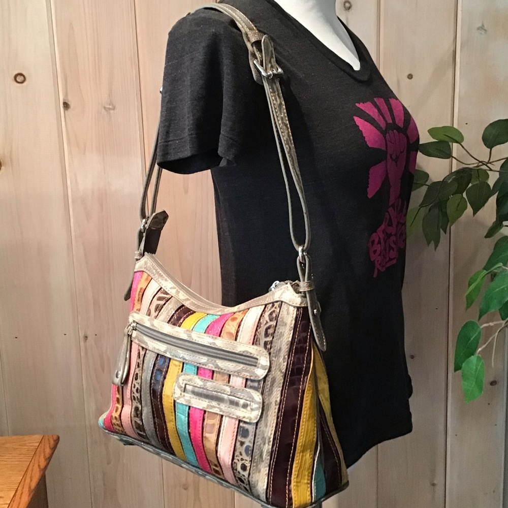 MC striped shoulder bag